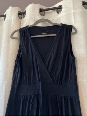 L.L. Bean Sleeveless
 V-Neck Women's Dress